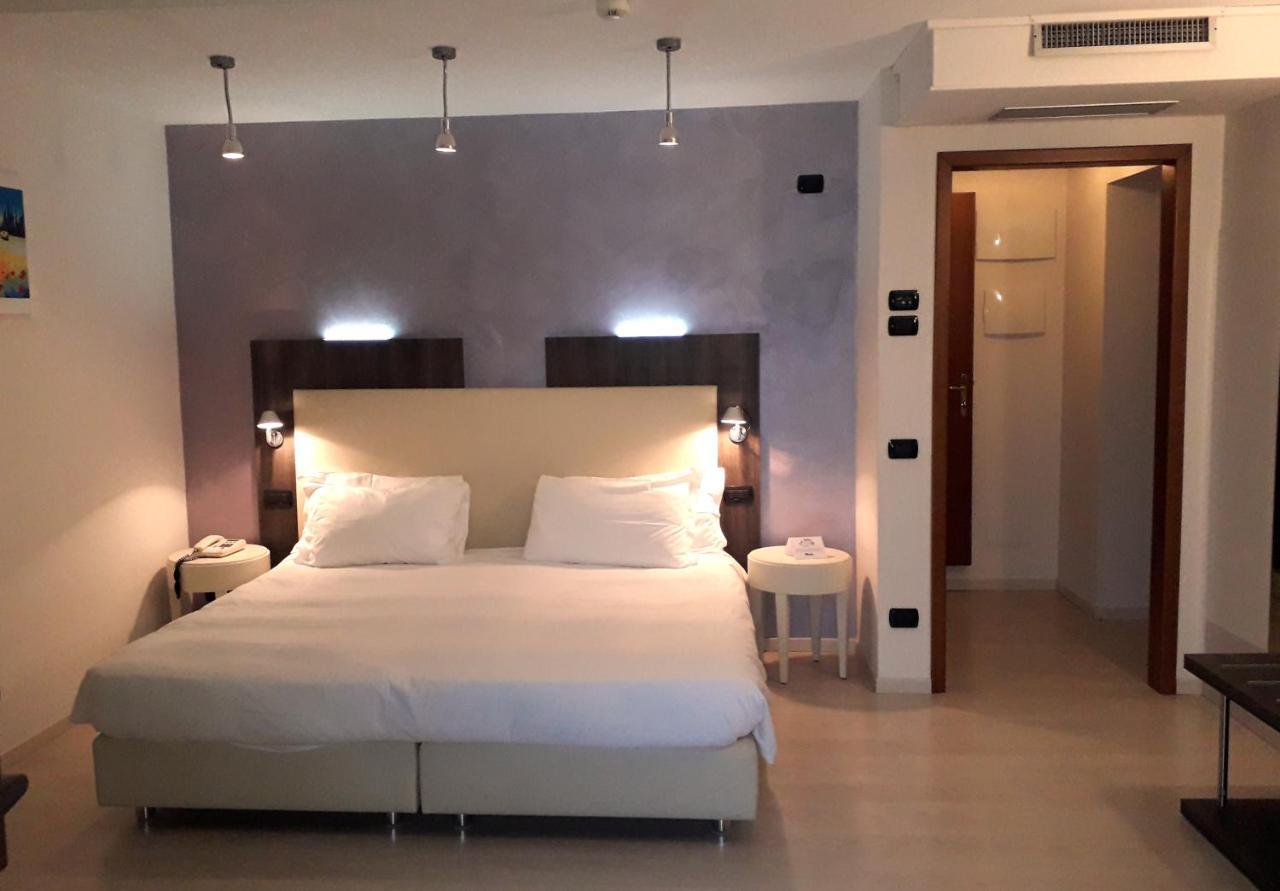 Hotel L'Approdo Pettenasco Luaran gambar